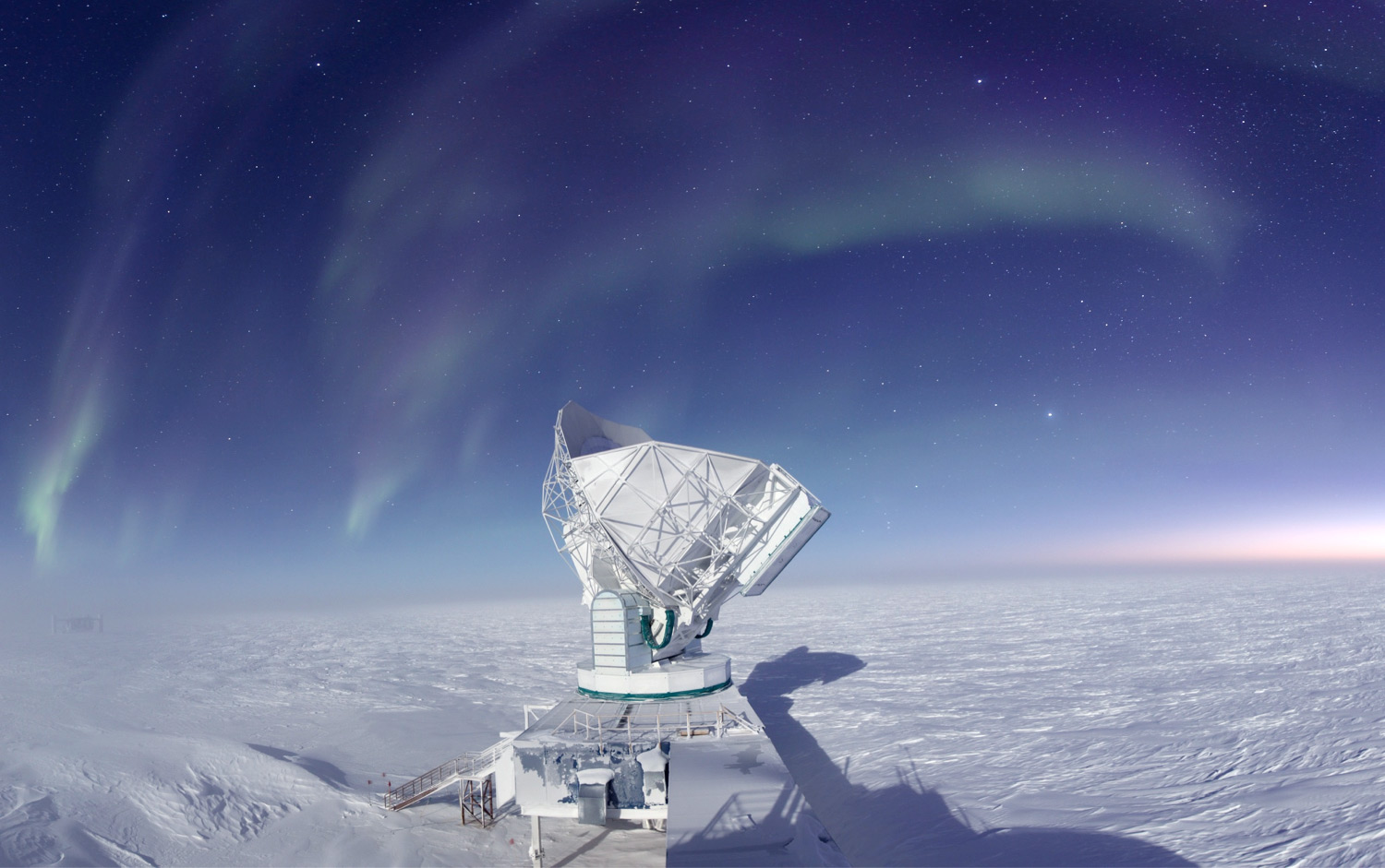 SPT Telescope - beautiful view of the telescope facing the auroral sky. Image credit - Jason_Gallicchio.