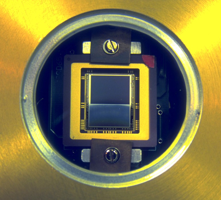 \begin{figure}\begin{center}
\epsfig{file=ccd_analysis/ccd65,width=8cm}\end{center}\end{figure}