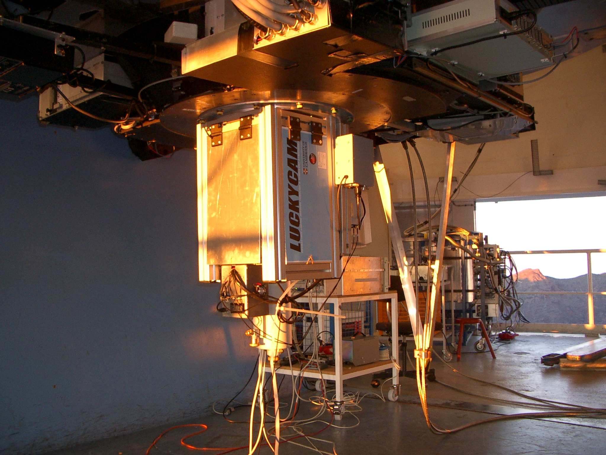 \begin{figure}\begin{center}
\epsfig{file=not2/cam_on_not,width=12cm}\end{center}\end{figure}